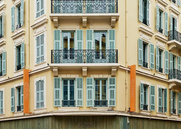 Hostel Ozz Nizza